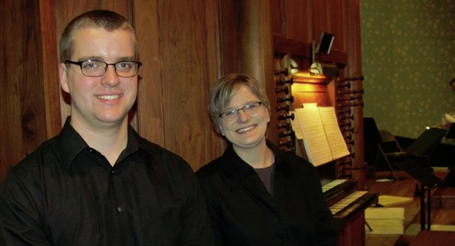 Assistants at the organ