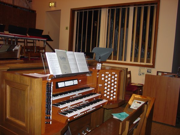 Bethel UCC 3-manual Wicks organ console