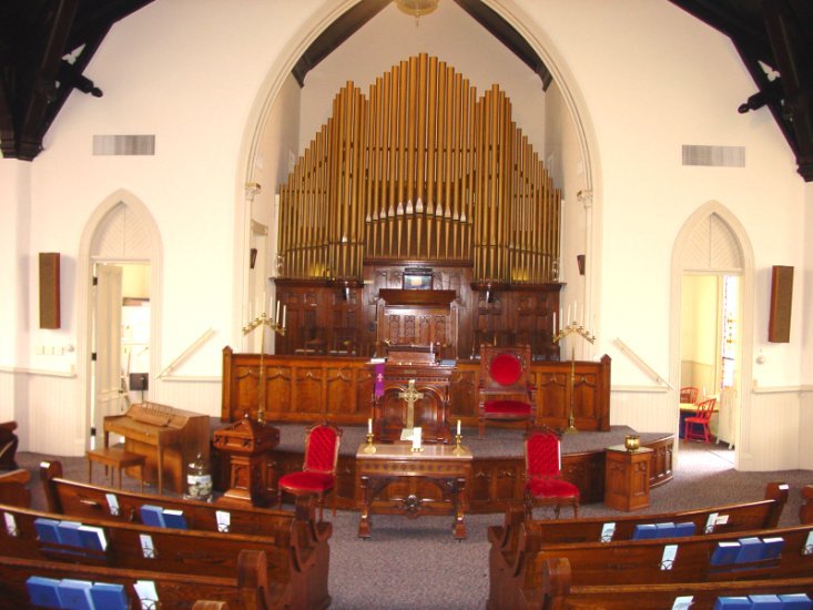 Central Presbyterian Owensboro, view of chancel