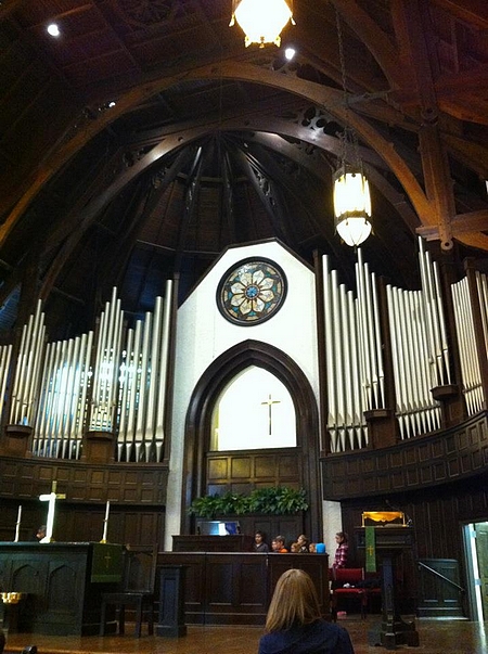 Organ facade at old First
              Christian, Owensboro