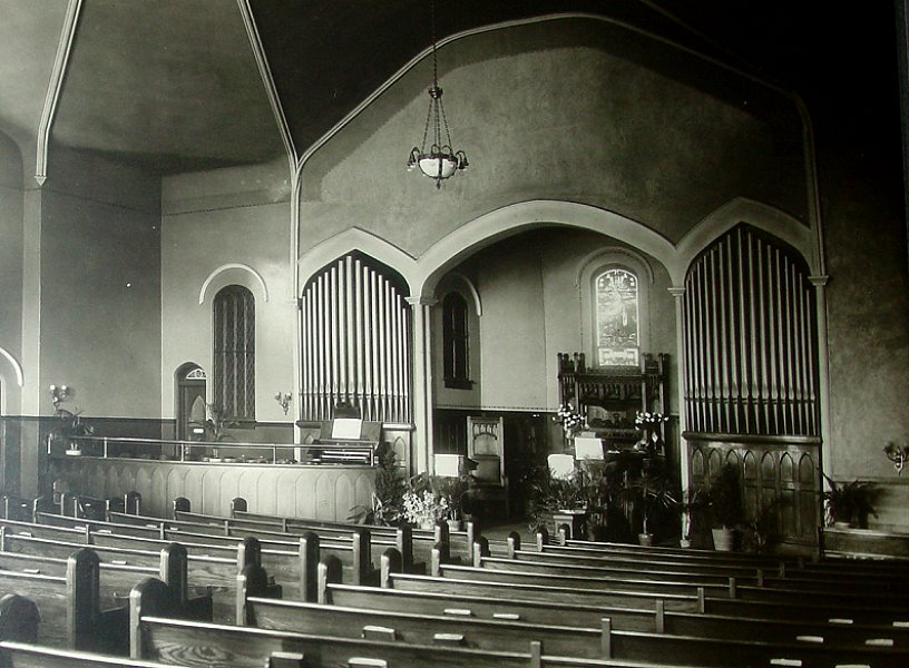 St. Marks Lutheran Evansville, wide view of front of sanctuary