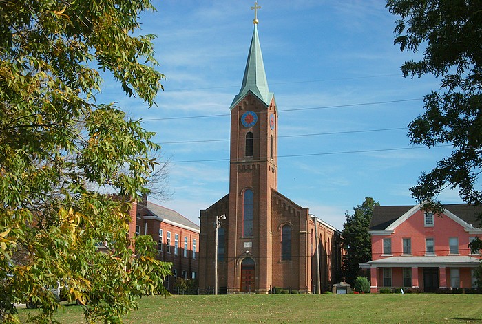 Troy St. Pius Church outside.